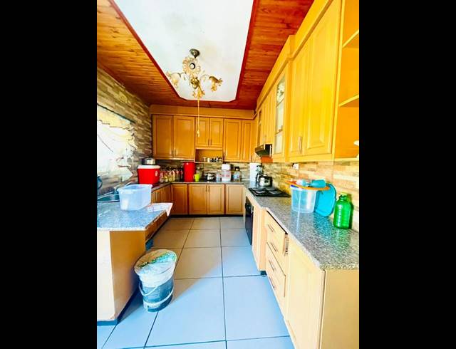 3 BEDROOM HOUSE FOR SALE IN UMLAZI BB